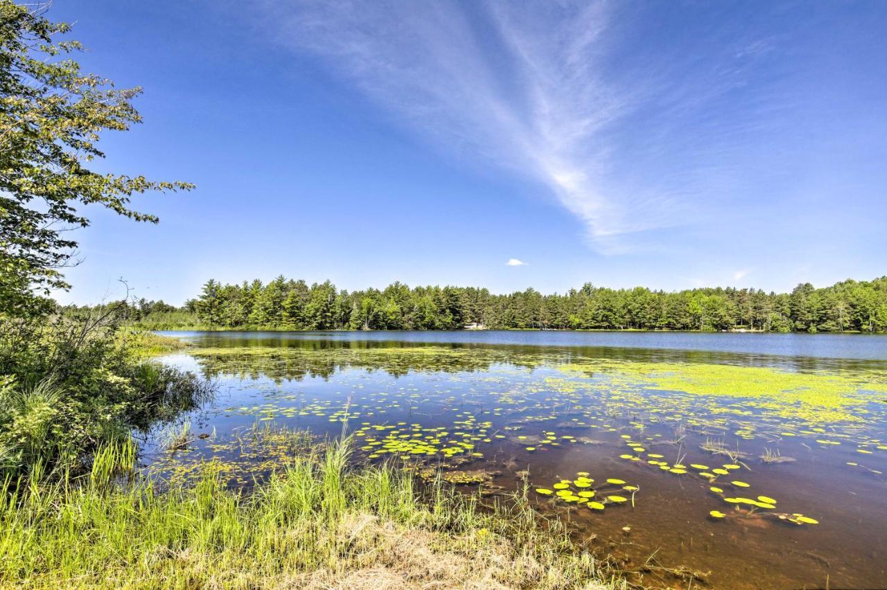 Simple Cranberry And Wine Farm Home With Fire Pit! Eagle River Exterior photo